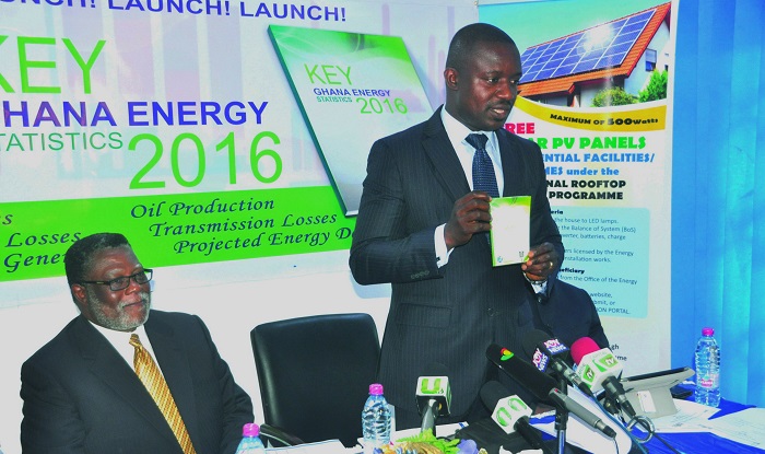 Govt to replace fluorescent street lamps